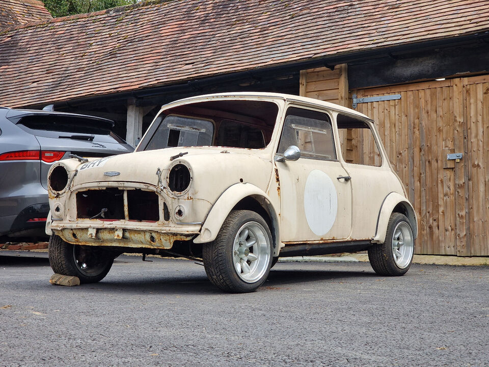 UKProjectCars's tweet photo. Ad:  1985 Classic Mini Rolling Shell
On eBay here -->> https://t.co/mSpMYLn0hv

 #ClassicMini #RollingShell #ClassicCar #CarRestoration #CarProject https://t.co/3gXC2eewrE