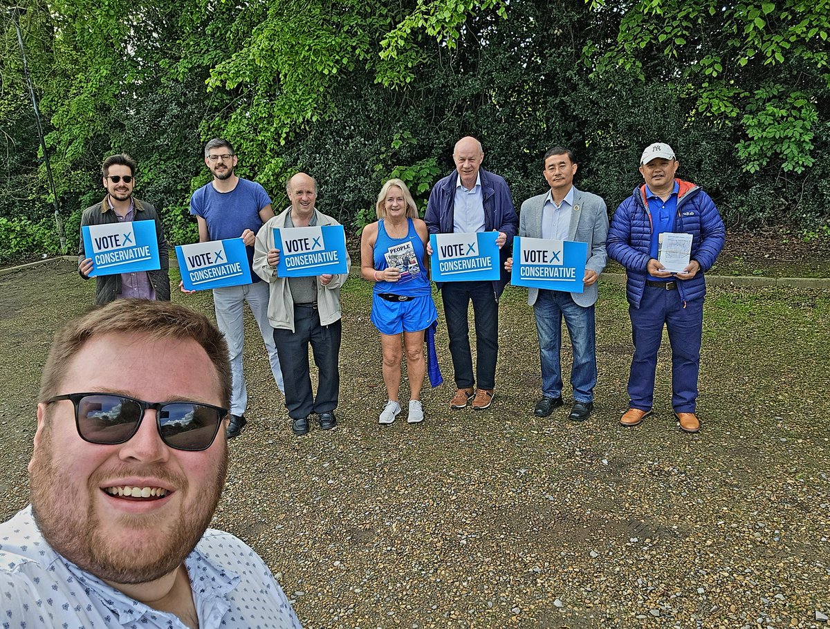 AshfordTories's tweet photo. A lovely sunny morning in #Bybrook, delivering our newest leaflet from Damian Green MP to local residents.
Our members are out across the Constituency, week after week, all year round campaigning — not just at election time.
#Ambitious4Ashford #NotJustAtElectionTime https://t.co/0y4koc2yWR