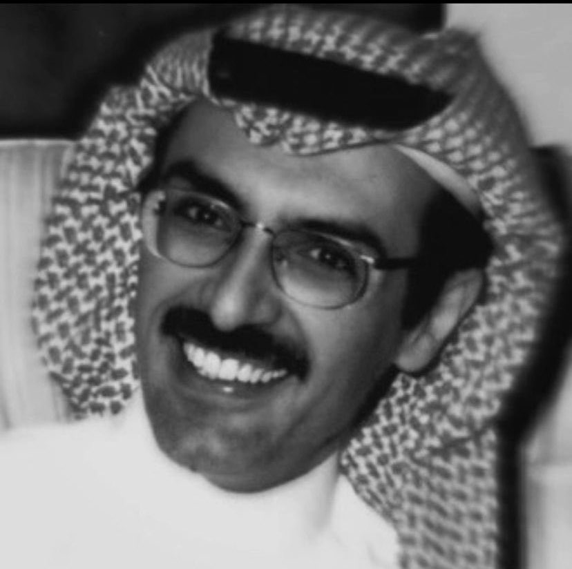 kaled_algofily's tweet photo. لن أختلف عن رثاء الملايين لعشاق البدر ، لكن لدي برنامج بعنوان "صقور الوطن" خاص برجال الأمن وفاءً لتضحياتهم أقدمه مع طلابي منذ ١٧ سنة وفي كل سنة أستشهد بإحدى كلماته الوطنية العميقة وبحول الله لن تفارق كلماته مسيرة البرنامج ،رحم الله بدر بن عبدالمحسن
 #بدر_بن_عبدالمحسن_في_ذمه_الله https://t.co/KZqKtCm1eD