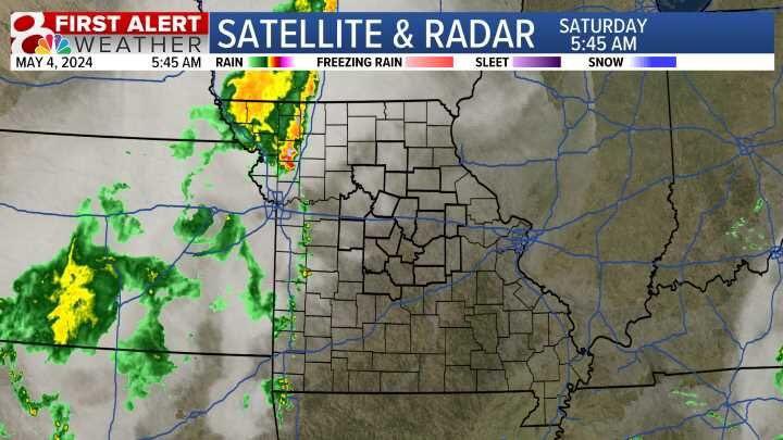 Saturday: Good morning! A weakening line of showers and thunderstorms is moving in from the west and it’s very unorganized. This will bring us some passing mid-morning storms and may organize a bit more closer to midday. Severe threat is low. #MidMoWx #MoWx