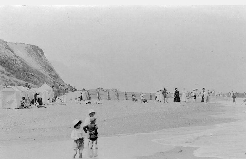 Postcard, showing a scene on Overstrand Beach.