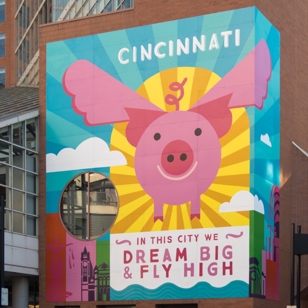 🐷🪽To all those participating in @RunFlyingPig events this weekend: Dream big and fly high! Location: 151 W. 5th Street, Cincinnati, OH Photo by J. Miles Wolf