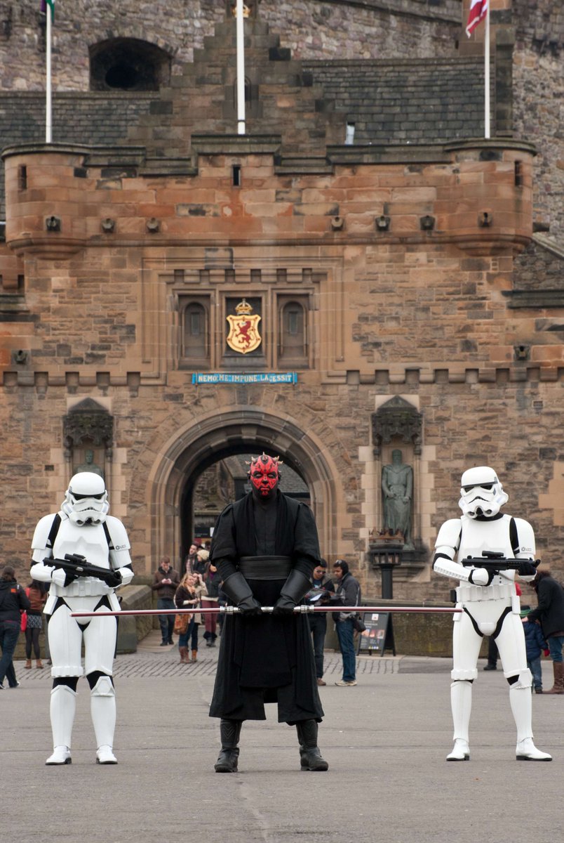 May the fourth be with you this #StarWarsDay, and may your Saturday be filled with lots of adventures worthy of a Jedi Knight!

Grab your lightsaber (or perhaps just a trusty umbrella☔) and head out to explore the hidden corners of the castle!
🎫edinburghcastle.scot/tickets