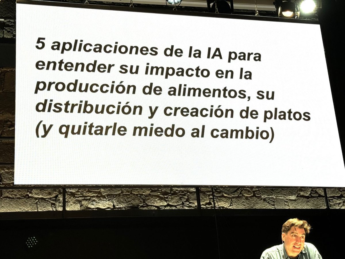 Inteligencia Artificial ¿aliado o amenaza para los cocineros? @JCCapel entrevista al científico Eneko Axpe que trabaja con el equipo de @Azurmendi_Atxa gastroactitud.com/pista/intelige… vía @GASTROactitud