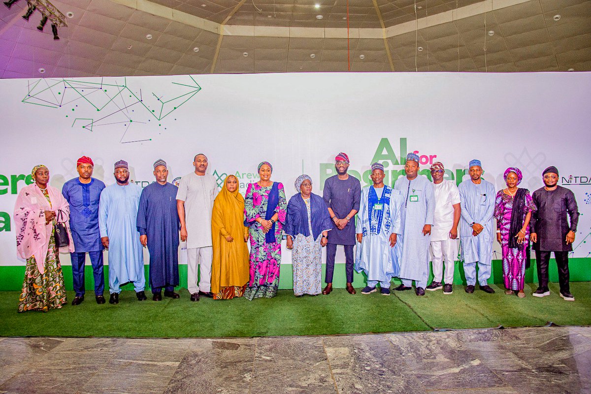 .@KashifuInuwa, the Director-General of NITDA, was represented by Dr. Ahmed Tambuwal, Head of Digital Literacy Division, at the official unveiling of AI learning content in Hausa, held in Kaduna State on April 30, 2024. This collaboration between @googleafrica, Kaduna State…
