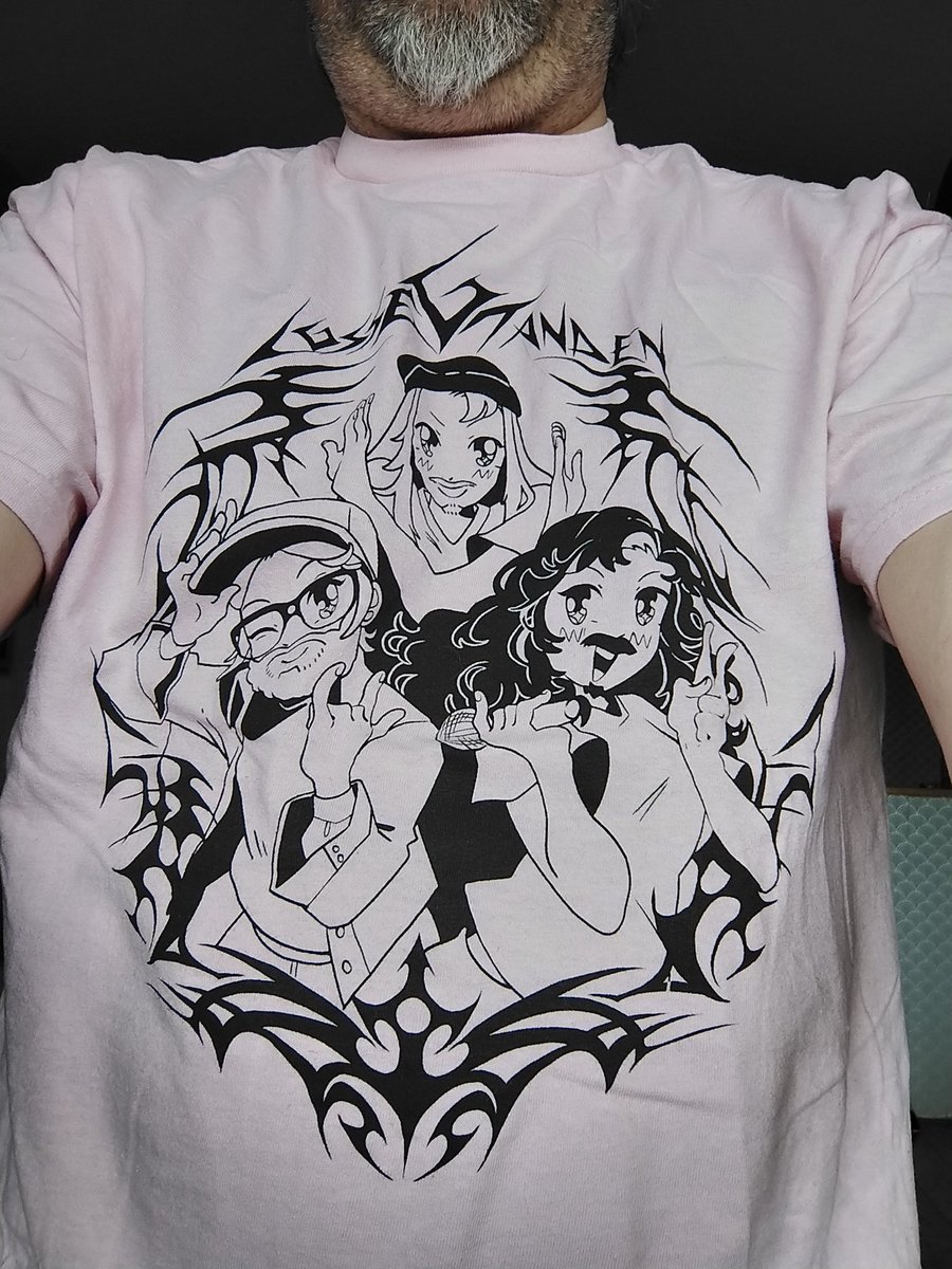 Gisteren Carusso eruit en Uijtenbroeks erin. Witte trui telt ook mee. #scorito
Klaar voor de #GirodItalia in mijn eigen maglia rosa van <a href="/zeslossetanden/">Zes Losse Tanden</a>