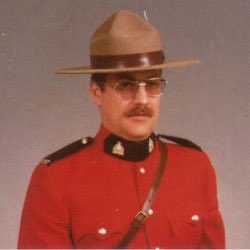 Honour Roll 174: Cst. Robert Charles Anderson died in a motor vehicle accident this day in 1984. He served in several detachments in British Columbia and had also been in the Vancouver Drug Section.  #RCMPNeverForget @BCRCMP