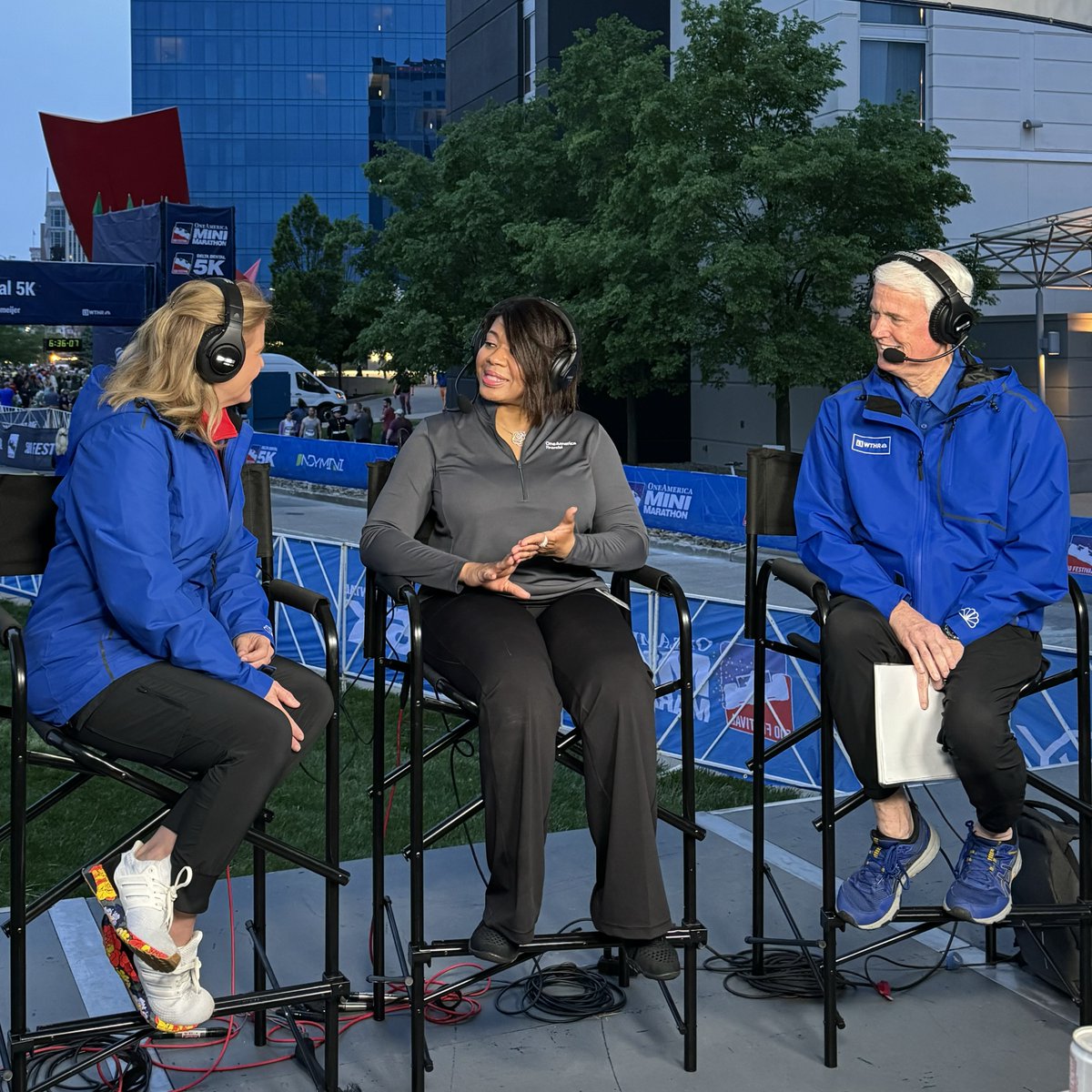 🎉Celebrating 20 years as title sponsor and our 300 associate volunteers, Vice President of DEI and Community Affairs, Kim Thomas sat with @WTHR.com's @annemariewthr and @ScottWTHR to kick-off the OneAmerica @500Festival Mini-Marathon.🏁 #WhyIMini #IndyMini #OneAmericaFinancial