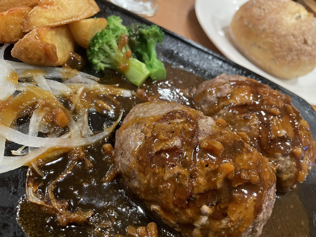晩ご飯はビッグボーイの大俵ハンバーグ✨️肉々しくて最高でした～👍🏻♥️ #ビッグボーイ