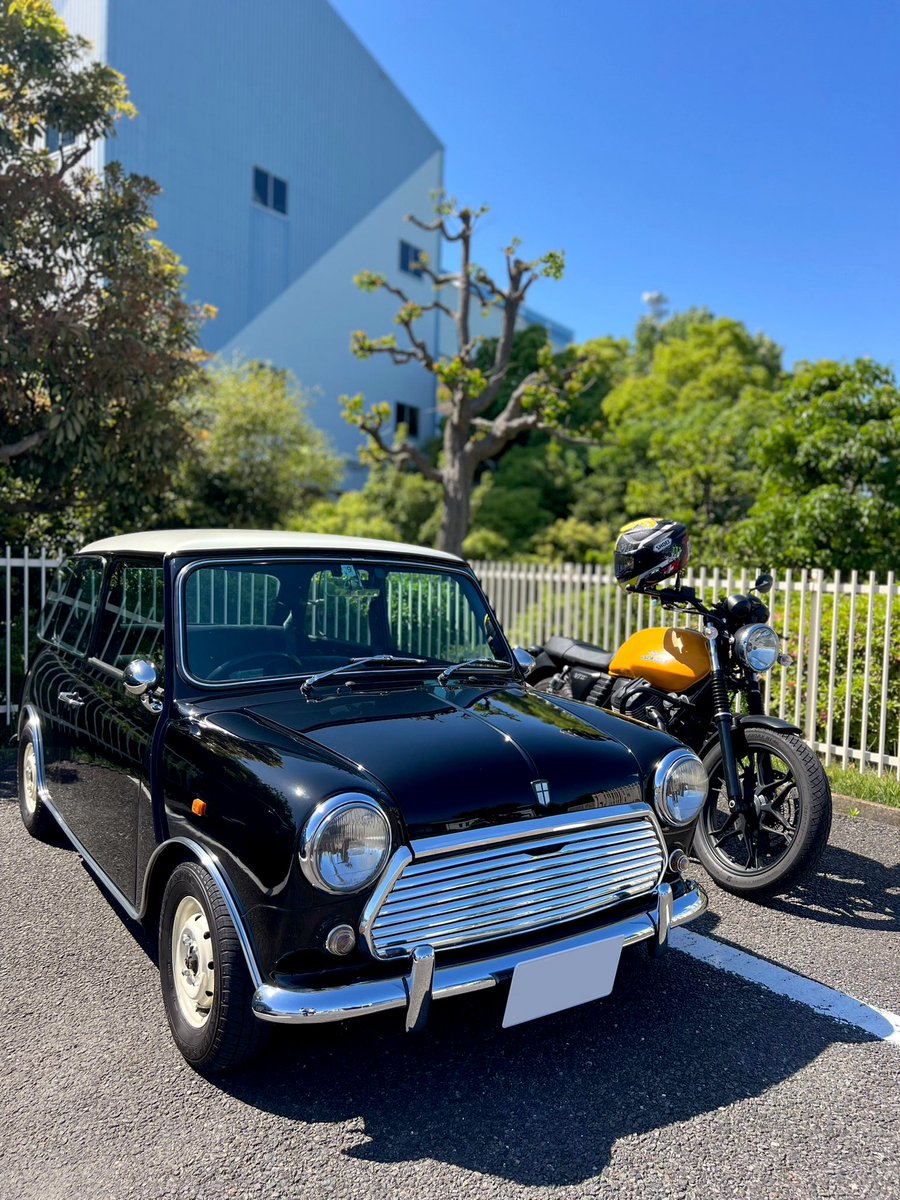 ヘルメットがデカいのか、私がちいさいのか。
#motoguzzi
#mini1000