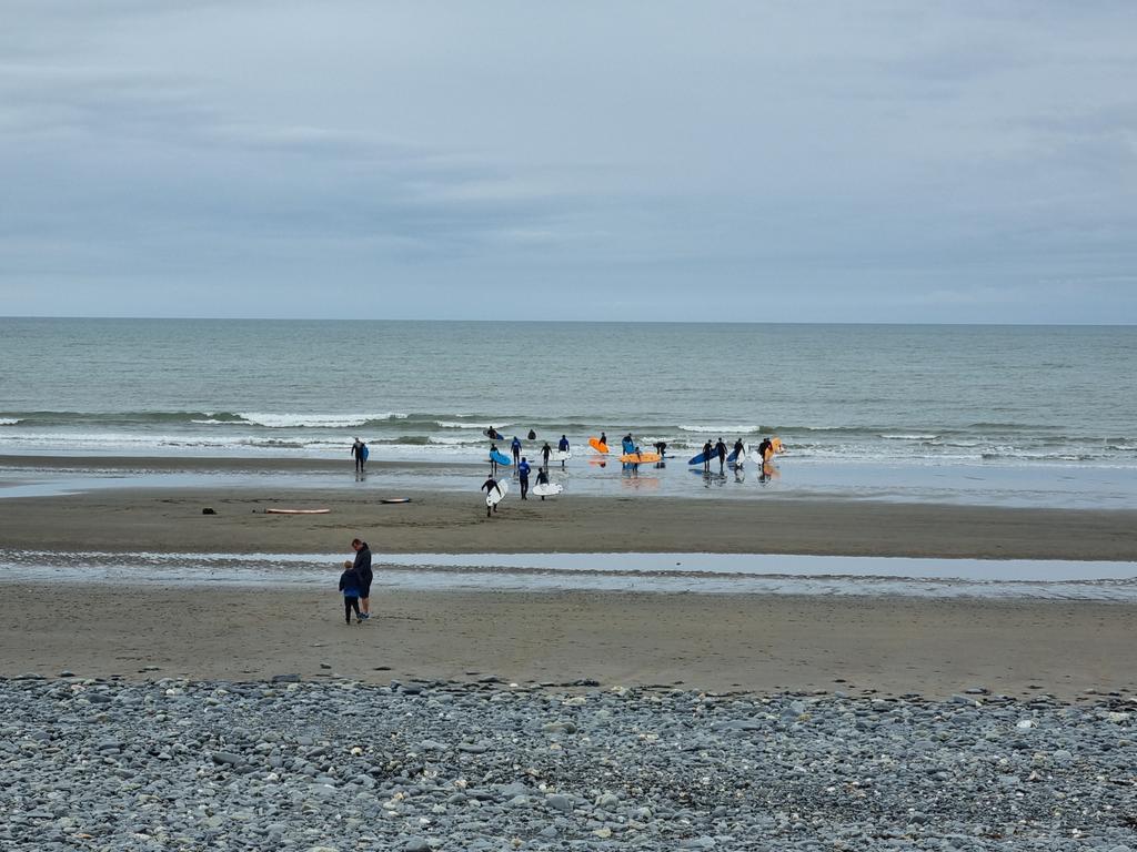 A welcome break in the rain, for today's #surflesson. 

#bankholiday #spring #learntosurf #beachlife #surfingwales #syrffiocymru. @celticroutes
@visitwales @visitmidwales @discover_ceredigion