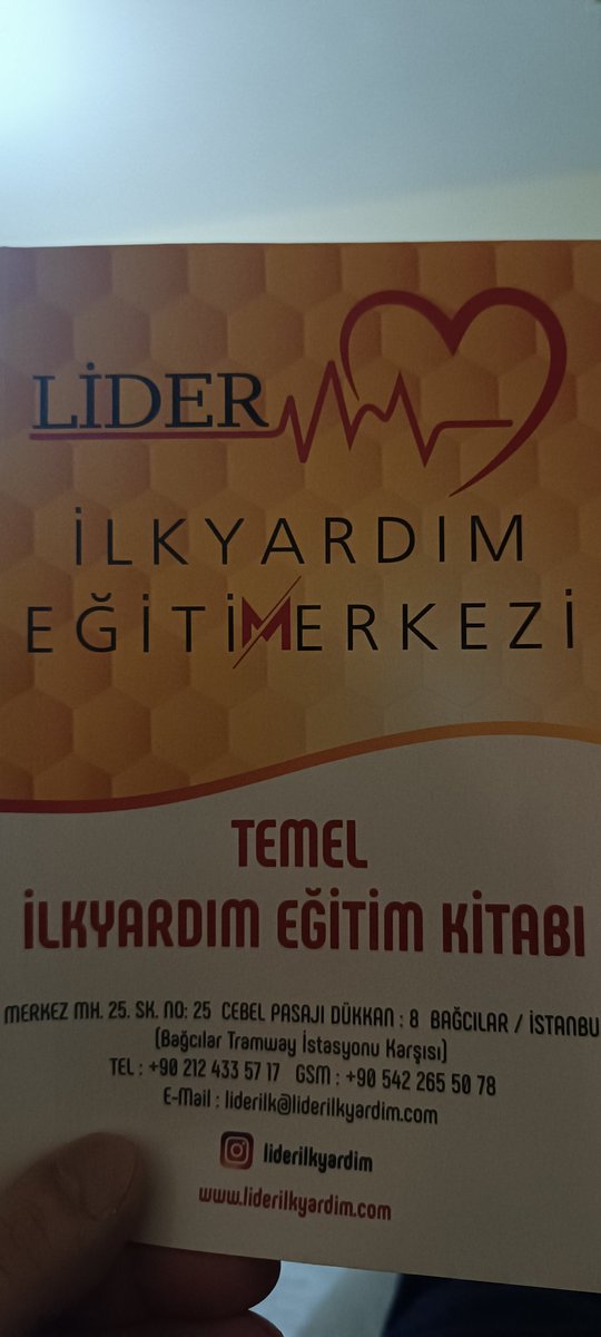 #ilkyardım hayat kurtarır.. 

Arkadaşlar ihtiyacımız hiç olmasın inşallah ama, çok önemli.. Şirketlerde zorunlu hale geldi.. Keşke okullarda da zorunlu hale gelse.. En azından çocuklara temel eğitim, öğretmenlere de sertifika mecburi olsa 👌🤗