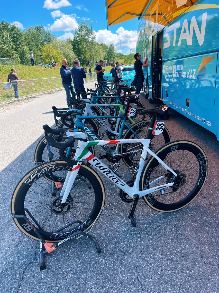 🇮🇹 RACE: @giroditalia 1st stage of #Giro is about to kick off! Our race numbers for La Corsa Rosa: 31 @AlexeyLutsenko3 32 Davide Ballerini 33 @lorenzfortunato 34 @MaxKanter97 35 @henokmulubrhan 36 Vadim Pronskiy 37 Christian Scaroni 38 @simovelasco #AstanaQazaqstanTeam