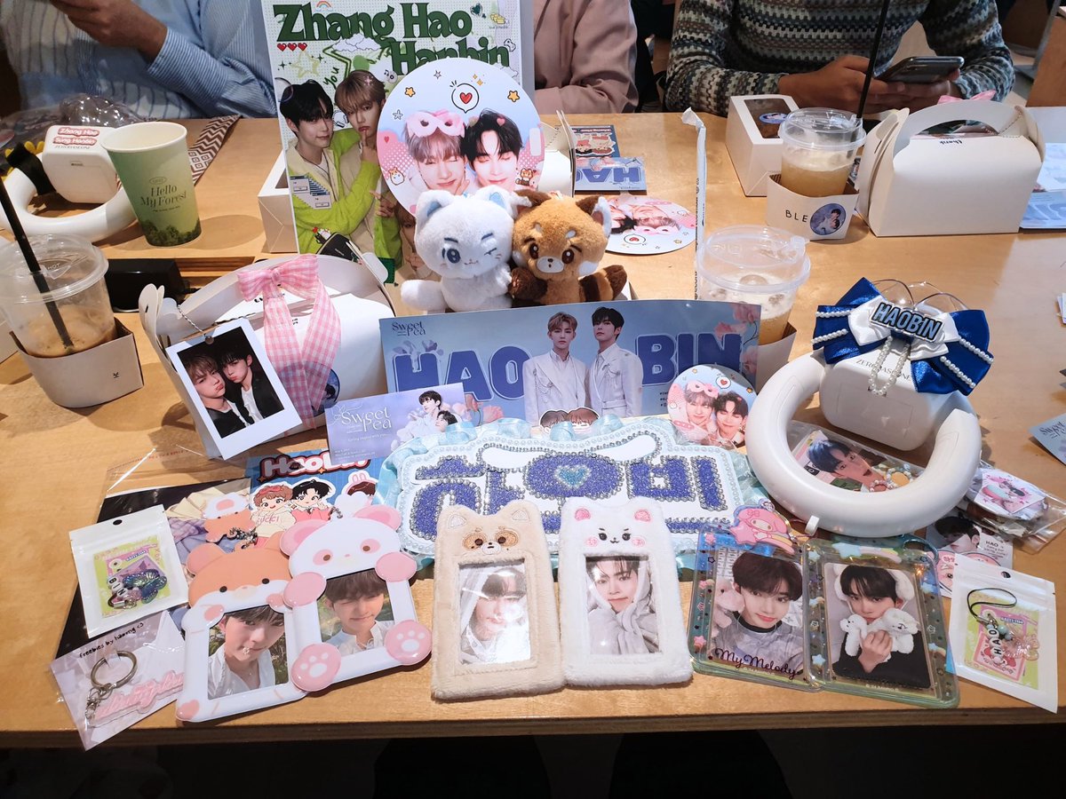 haobin cafe 🐼🐹

#SweetPea_HaoBin #BloomingwithHaoBin 
#결국_우리는_운명이다
@sweetpeas_hb