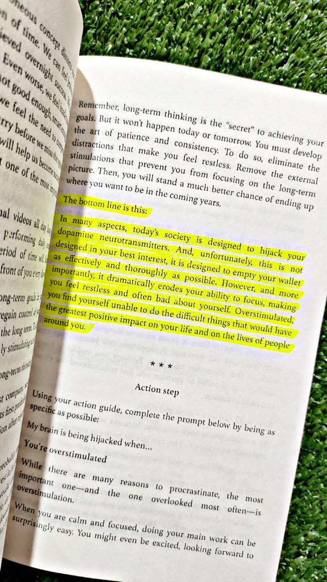 Feeling overwhelmed? 

Time for a dopamine detox. 

Step back from screens, social media, and instant gratification. 

Give your brain a break to reset and recalibrate. Rediscover the joy in simplicity.