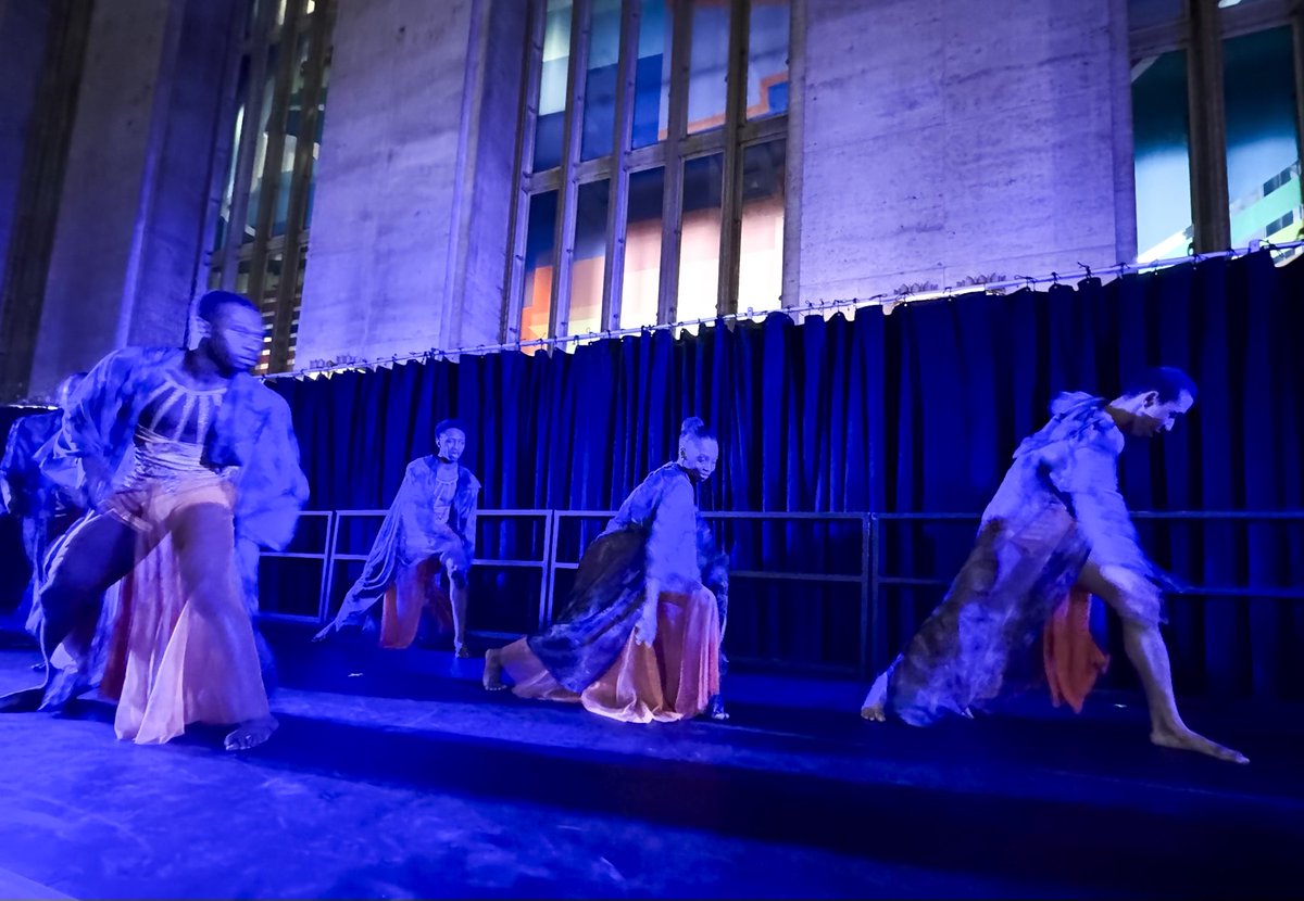 There are still two more nights to see @PhiladancoC at 30th Street Station! Learn more about this free performance: philadanco.org/event/amtrak