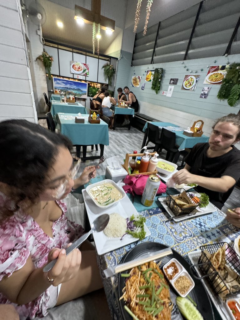 Big buss down for dinner tonight in Thailand #food #FoodSpot