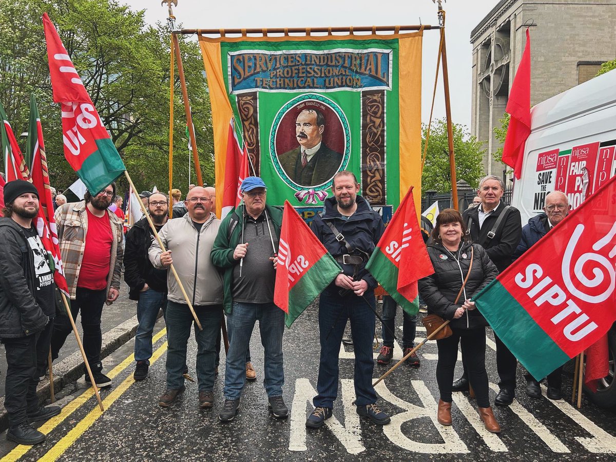 📸 SIPTU members at Belfast #MayDay rally celebrating all essential workers. #unionise ✊

#BetterInATradeUnion #TradeUnionWeek