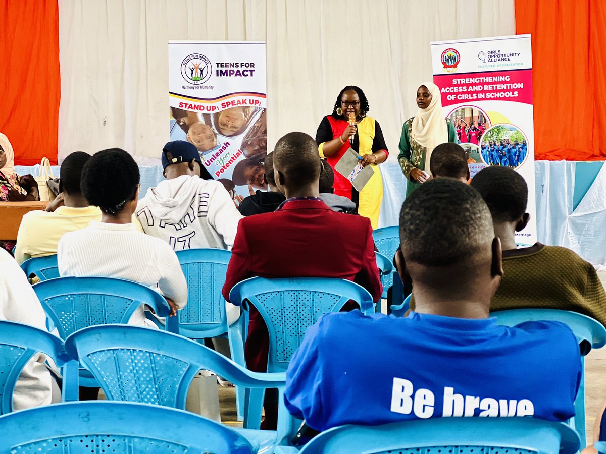 DKamwine's tweet photo. Team Leader @nankunda20 dropping knowledge bombs at the #TeenHealthFair with students from Nabisunsa, Namagunga, and SMAK. Empowering the next generation. https://t.co/UnwbZz1Bn8