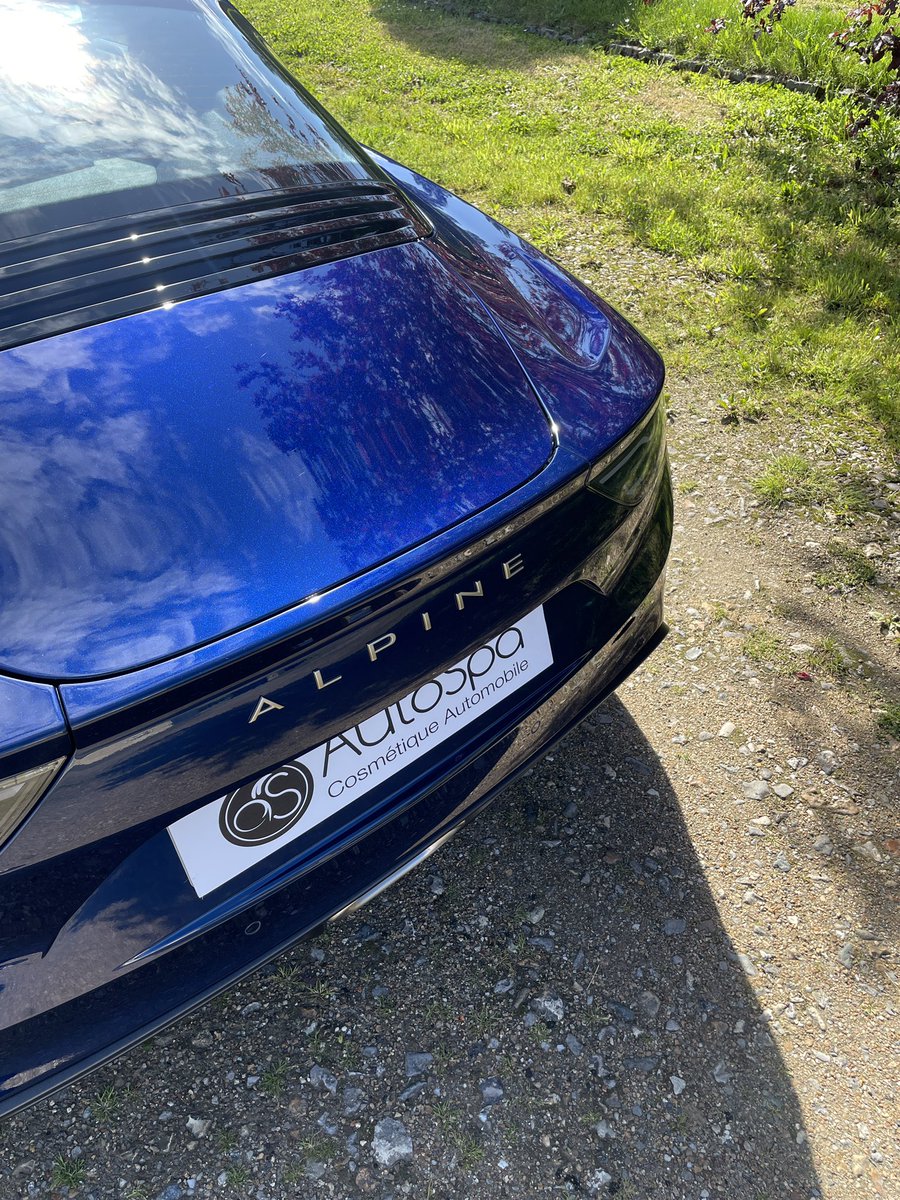 AutoSpaFR's tweet image. Très agréable de travailler sur cette Alpine Légende GT. 
Cette configuration lui sied à merveille.