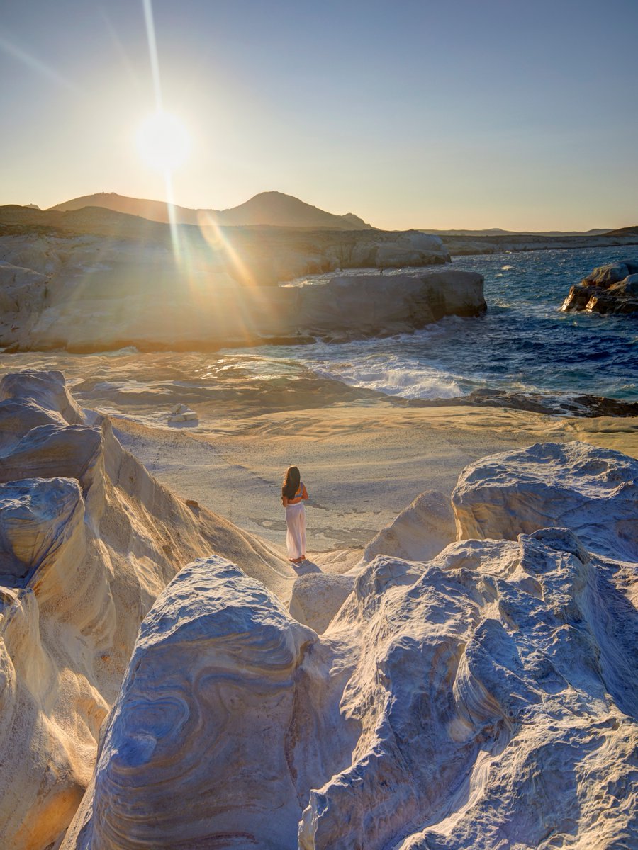 Explore Milos island and the captivating beauty of Sarakiniko Beach with its unique lunar landscape and crystal-clear turquoise waters. Have an unforgettable Greek island experience. Start your adventure today! 🔗 visitgreece.gr/islands/cyclad… #VisitGreece #Cyclades