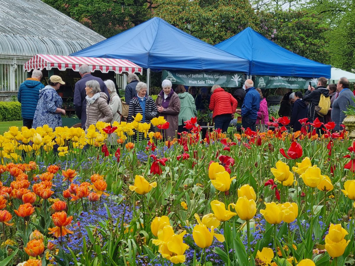 Our first sale of the year had great interest. Lots of people buying plants and ceramics. Thank you very much 👍 📷 Bob.