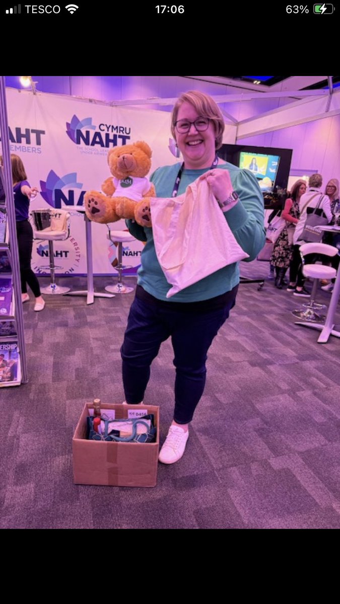Emile Davis was one of the lucky winners of the @NAHTnews exhibition trial 👏 part of her prize included an IQM goodie bag and of course her very own Dexter 💚 
#iqmfamily💚