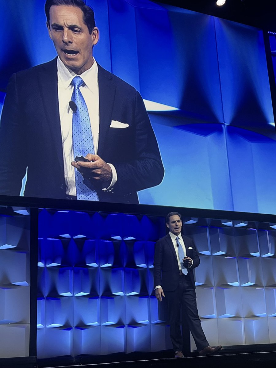 spinesection's tweet image. Dr Tumialan presenting on What Matters in Spine Surgery at the 2024 AANS Annual Meeting!

#whatmatters #AANS2024 @CheeragU @eapotts @thejuansuribe @JohnHShinMD @BarrowNeuro