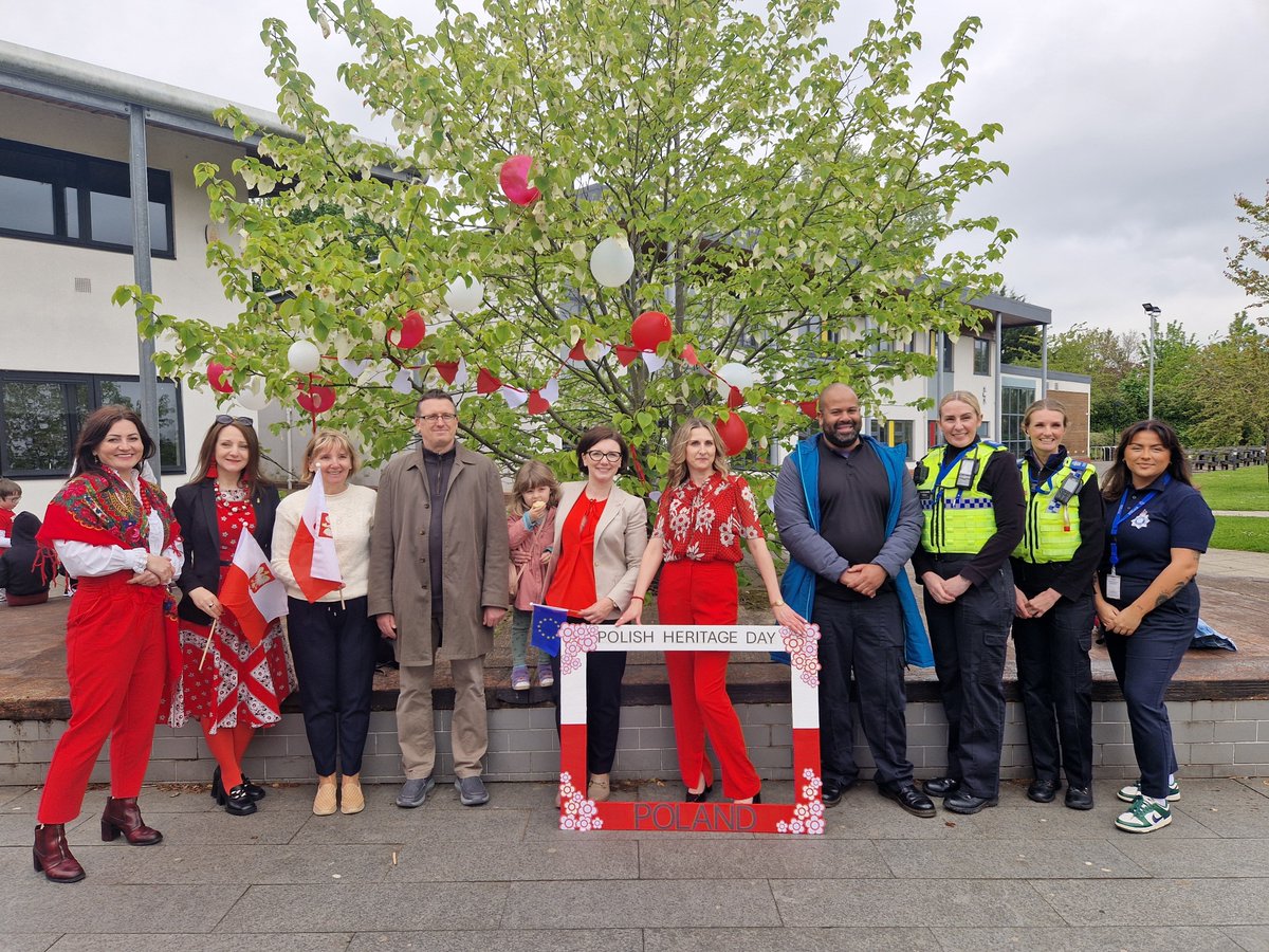 The 2024 #PLHeritageDays were a huge success🎊, featuring a parade, a talk on careers in law enforcement 👮‍♂️, and delicious treats 🍰We were delighted to celebrate with guests <a href="/PLinManchester/">PLinManchester🇵🇱</a>  &amp; <a href="/HumberbeatHULL/">Humberside Police - Hull</a> and strengthen our connections to build a stronger community 🇵🇱🤝🇬🇧👍