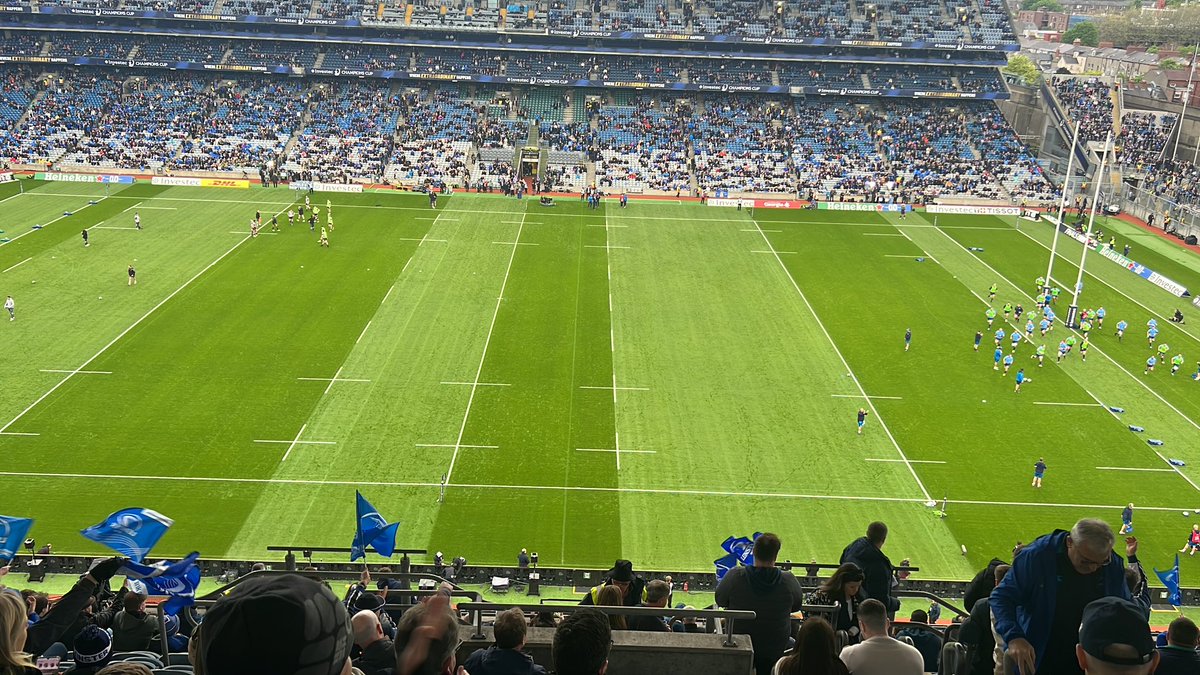 DerekDignam's tweet photo. Up in the nose bleeds section https://t.co/VXXLNzXH6k