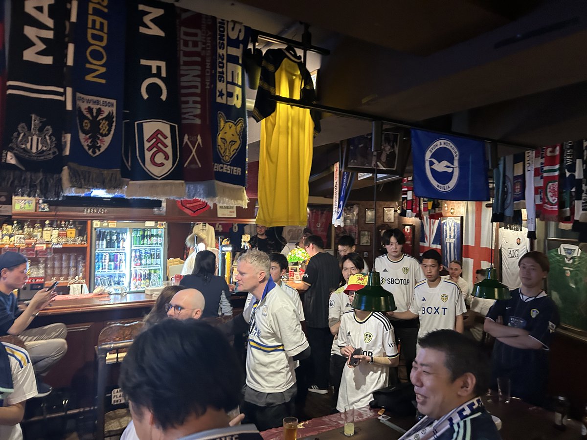 Leeds supporters in Japan held a viewing party today. Around 30 people gathered, including some from overseas, and it was a very exciting event. The result of the match was disappointing, but we will continue to support from Japan. #mot #ALAW #lufc @LUFC