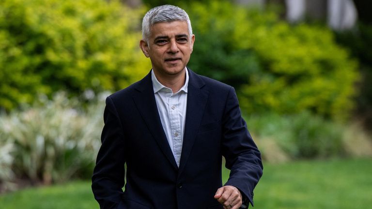 Sadiq Khan has been re-elected as Mayor of London, and Leonie Cooper has been re-elected as the Merton and Wandsworth Constituency Assembly Member. Full story and results via Evening Standard: standard.co.uk/news/politics/… #Tooting