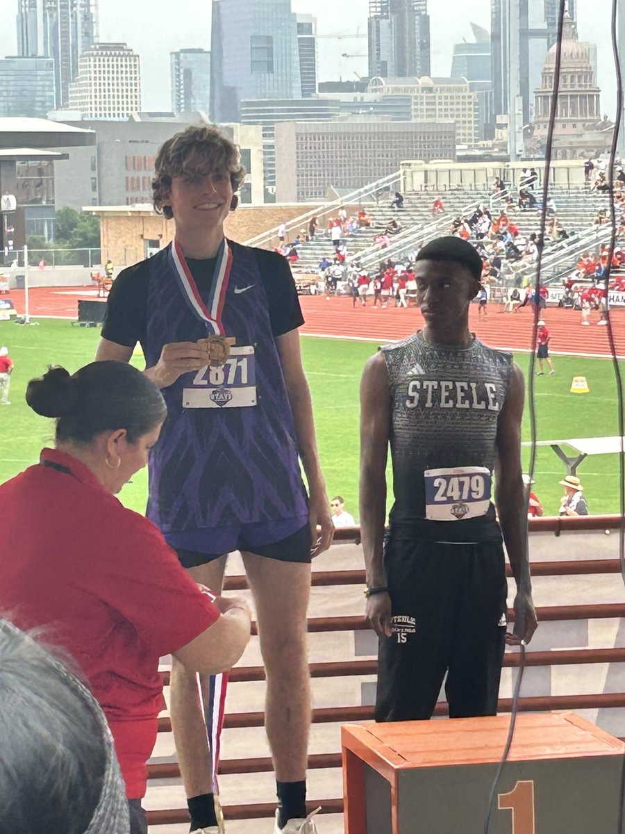 Huge congratulations to Landon Freeman and @JVillageXCTF for placing 3rd in the high jump at the State Meet this morning!
