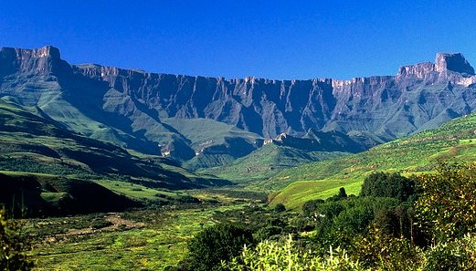 @TopTravel_TV Sentinel Peak in the Drakensberg Mountains, KwaZulu Natal 
#TopTravelTVS3