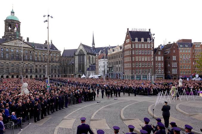 On May 4th, the Netherlands commemorates its WWII victims and others who died during wars and peace operations. Tonight, we will unite in silence at 8pm to honour them and the sacrificies they made for peace and freedom. 🇳🇱🕊️