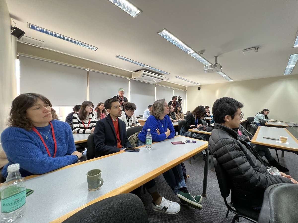 @SebaValenz Ahora comienza el panel: War, political scandals and fake news: Threats to journalism and press freedom around the world 🌍 donde Magdalena Saldaña, académica @fcomuc, directora alterna @NucleoMEPOP e investigadora #IMFD, expone desde la perspectiva latinoamericana.