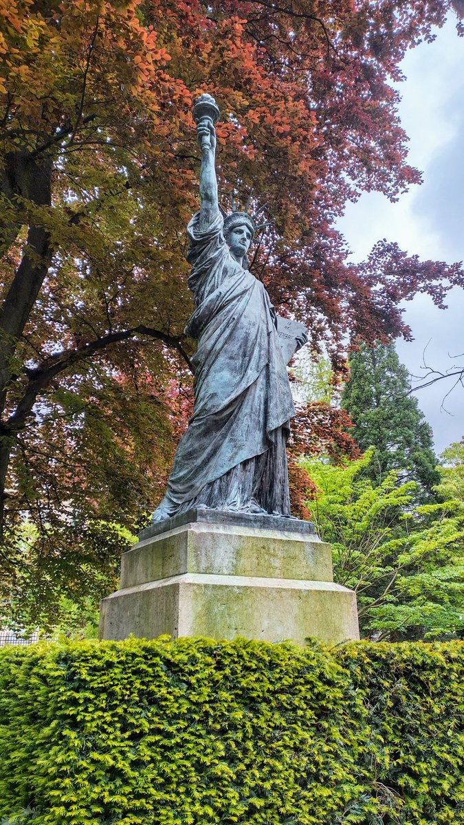 Vandaag op visite geweest bij de enige echt Statue of Liberty in de tuinen van Luxemburg, Parijs.