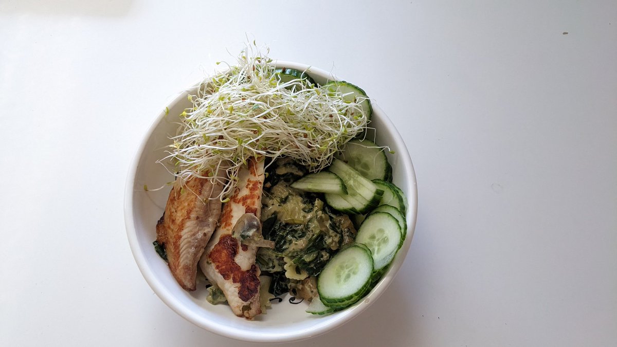 huangkm's tweet image. My laziest breakfast is just a piece of toast with chocolate spread. I have been challenging to try different recipes based on budget to eat healthy. It is funny I haven't had decent Chinese food for a while unless I have a takeout from my family.😅 #beginnercook #survivalskill