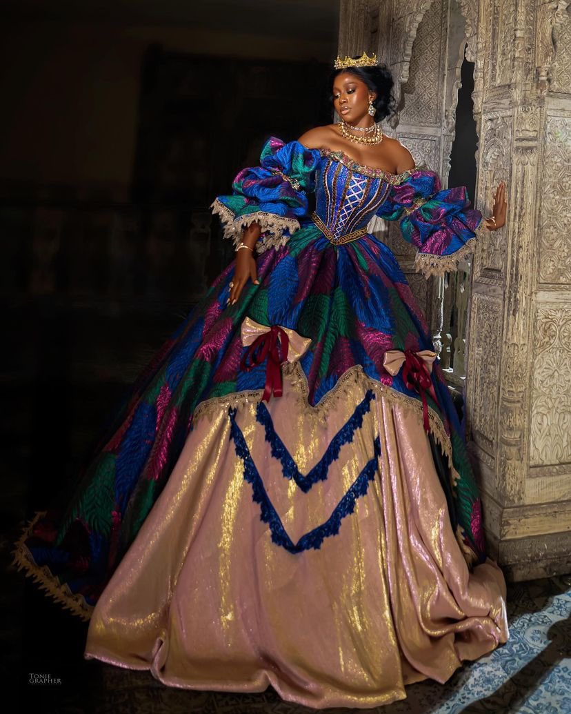 Gretesetukudo's tweet photo. Number 4- LILLYAFE!
She ate this look so much I don’t have the right words, oh wait, one word REGAL!
Rate her look over 10 https://t.co/BSkUFmQQLn