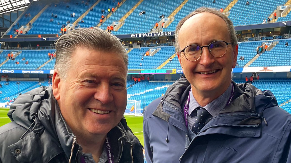 On duty at the Etihad... 🏟️ 

🎙️@chriswaddle93 is alongside @bbcjohnmurray 

@ManCity 🆚 @Wolves 

🏆 @premierleague 

⏰ 5.30pm

📻 @bbc5live 
📱@BBCSounds 
💻 @BBCSport 

@5liveSport w/ @markchapman 

#BBCFootball ⚽️