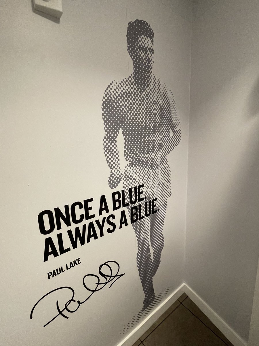 Joanne_Lake's tweet image. Hard to explain the pride you feel when you see your husband emblazoned on a wall at Manchester City 

🩵

@mancity #mcfc @paul_lake