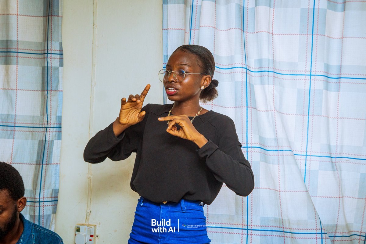 wunmexcoco's tweet image. By clearly communicating the event&apos;s objectives, I made Build with AI at GDSC EKSU a valuable learning experience for all participants. I&apos;m proud to say that Build with AI at GDSC EKSU was a success🎉🎊
#BuildwithAI  #developersstudentclub #Gemini