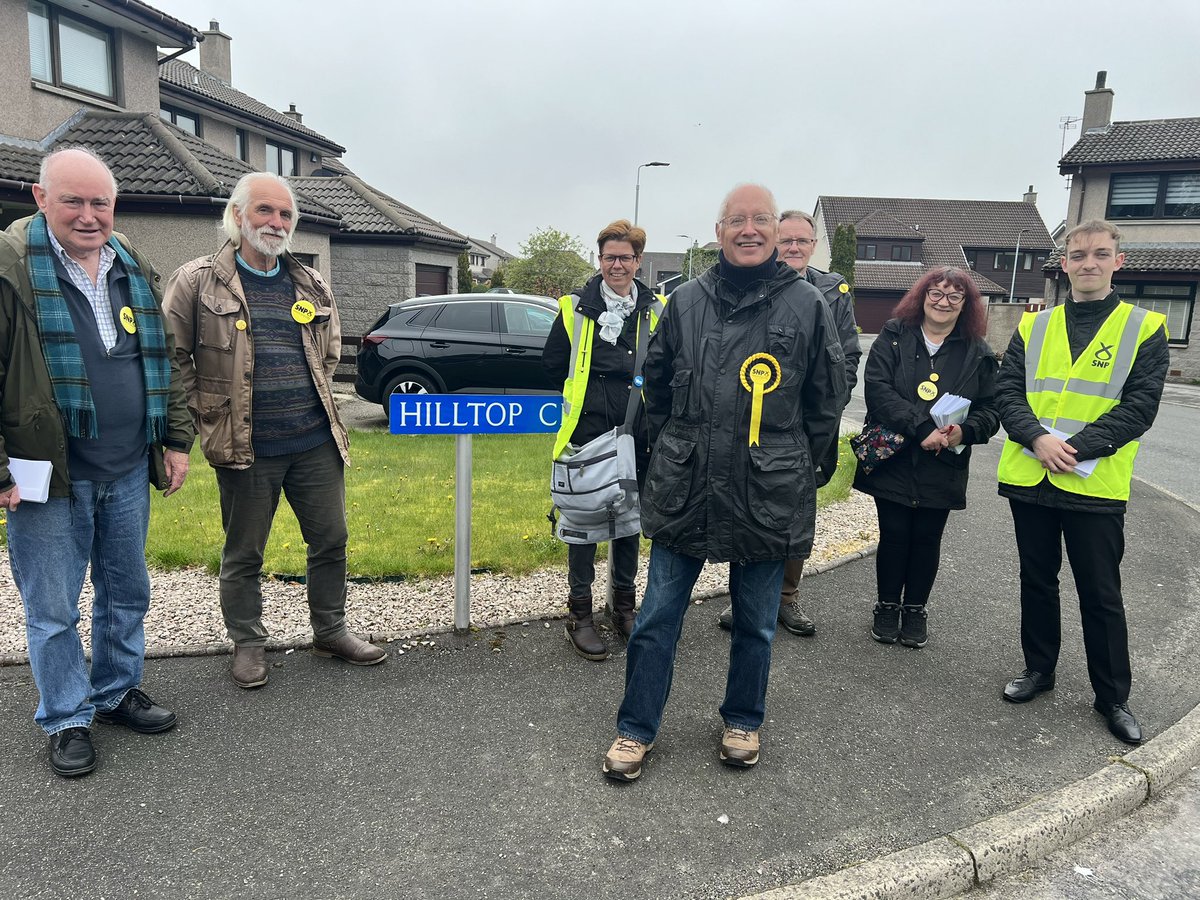 🚪 Out on the doors in #Westhill this afternoon with fantastic #snp activists! 🗳️ This weekend and every weekend, I’ll be out with activists, channelling all of our energy into campaigning and listening to your concerns. 🙏🏼Thank you to all the residents who engaged today, and