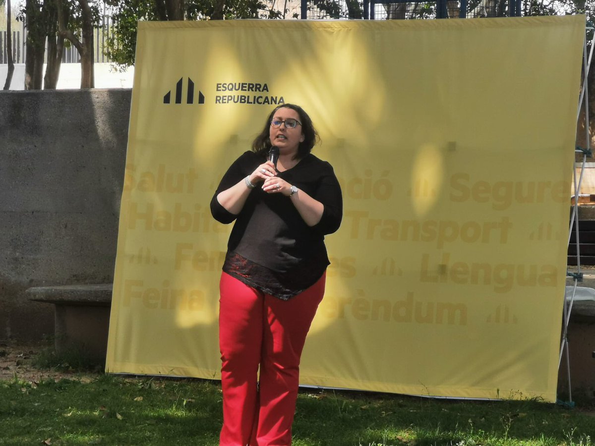 JordiSeguer's tweet photo. Moltes gràcies a tots i a totes els que us heu atansat aquest migdia a la Botifarrada Republicana, que hem celebrat a l'exterior de l'Escola Municipal de Música #Parets per
commemorar el 90è aniversari d'@ERCParets

Gràcies @JoanTarda @jmreniu i @YasminaSanchezO per ser-hi ✊ https://t.co/KAnEx4AyTS