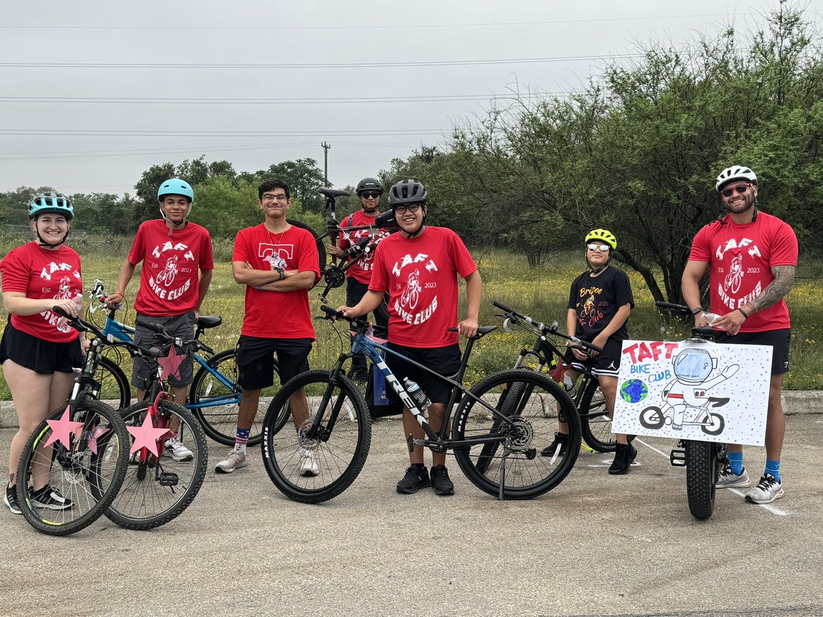 Go Taft Bike Club!! @NISD @NISDTaft #wegopublic #mayorfitnesscouncil @Ron_Nirenberg #makingdreamsreality