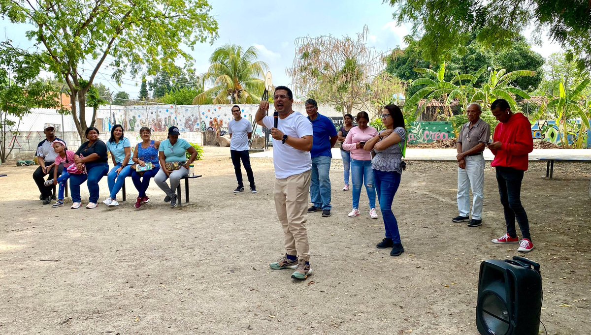 ¡Pedro José Ovalles #ConVzla! 🇻🇪 También estuvimos en Los Samanes, organizando centro por centro a los ciudadanos del sur de Maracay, y en esta oportunidad la asamblea se desarrolló con la presencia de @joseramonmcy y los factores políticos de Aragua. #HastaElFinal