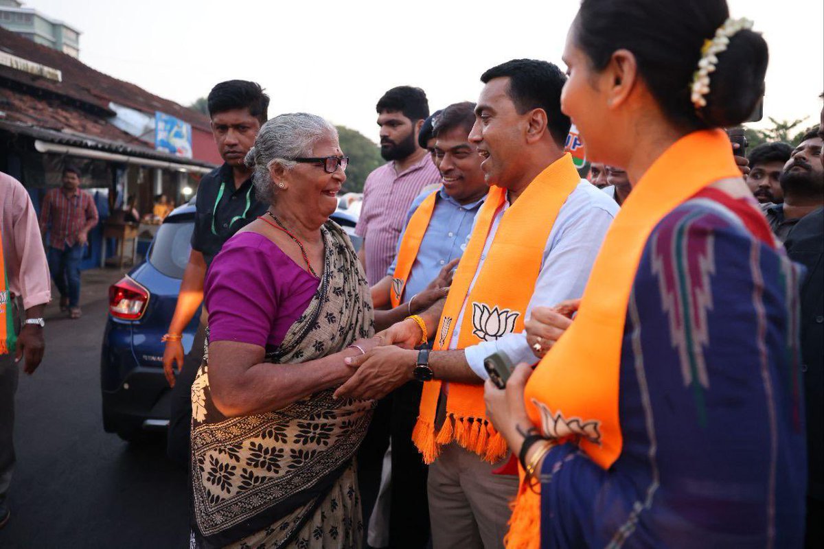 Glad to witness the enthusiasm and support of people during the Padayatra in Fatorda campaigning for BJP South Goa Lok Sabha candidate Smt. Pallavi Dempo along with @BJP4Goa Gen Sec Shri @DamuNaik and others. #AbkiBaar400Paar #PhirEkBaarModiSarkar