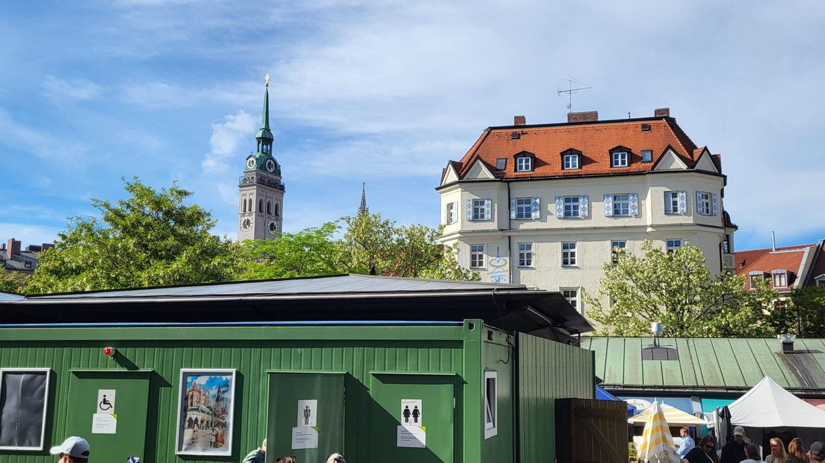 Keine Toilette für Frauen mehr am Vikualienmarkt in München. Finde ich diskriminierend und frauenfeindlich. Was sagt @StadtMuenchen dazu? Was haben Sie gegen Frauen? #FrauenNichtTERFs #Selbstbestimmungsgesetz #FrauenSagenNein