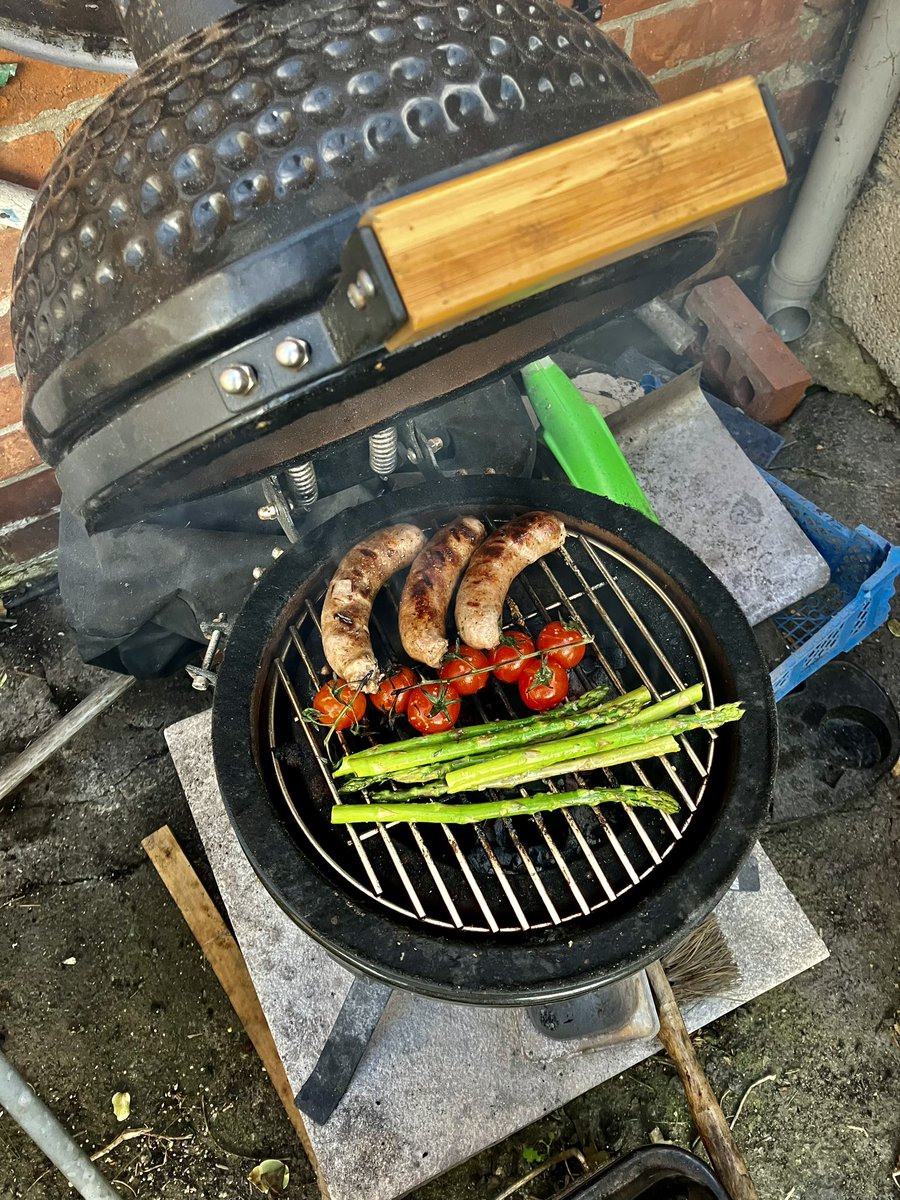 BBQ Sausages with vine tomatoes and asparagus and cauliflower cheese. #bbq #cauliflowercheese Sausage from The Ploughman's Farm Shop