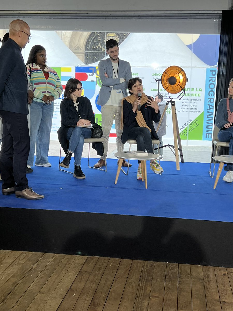 Remis du Label Paris Europe #journeedeleurope <a href="/JDBerthault/">JeanDidier Berthault🇫🇷🇪🇺🌎</a> <a href="/UEFrance/">Commission européenne 🇪🇺</a> <a href="/mairie18paris/">Mairie 18 Paris</a> <a href="/Confront_Europe/">Confrontations Europe</a> <a href="/ANgatcha9/">Arnaud Ngatcha</a>